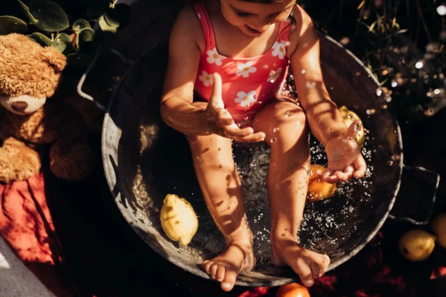 🌿Encore une belle saison passée pour les bains bébés extérieurs, merci pour votre confiance , à chaque fois un vrai bonheur pour moi … #photographebeaujolais #bainbebe #kidsphotography #photooftheday #photographeenfant #photographefamille #lyon #letra #villefranchesursaone #beaujolais #beaujolaisvert #beaujolaispierresdorees #childhood #childhoodmemories